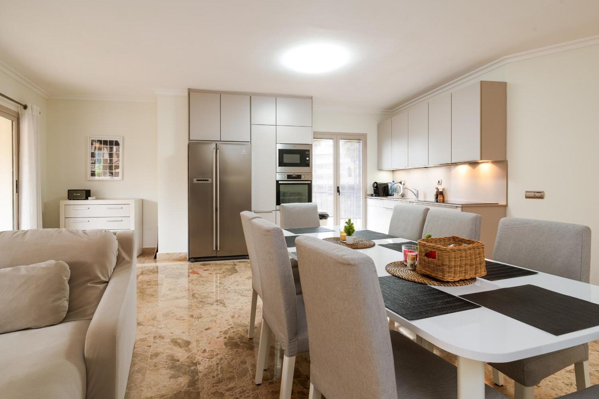 Spacious Four Bedroom In San Pedro Apartment