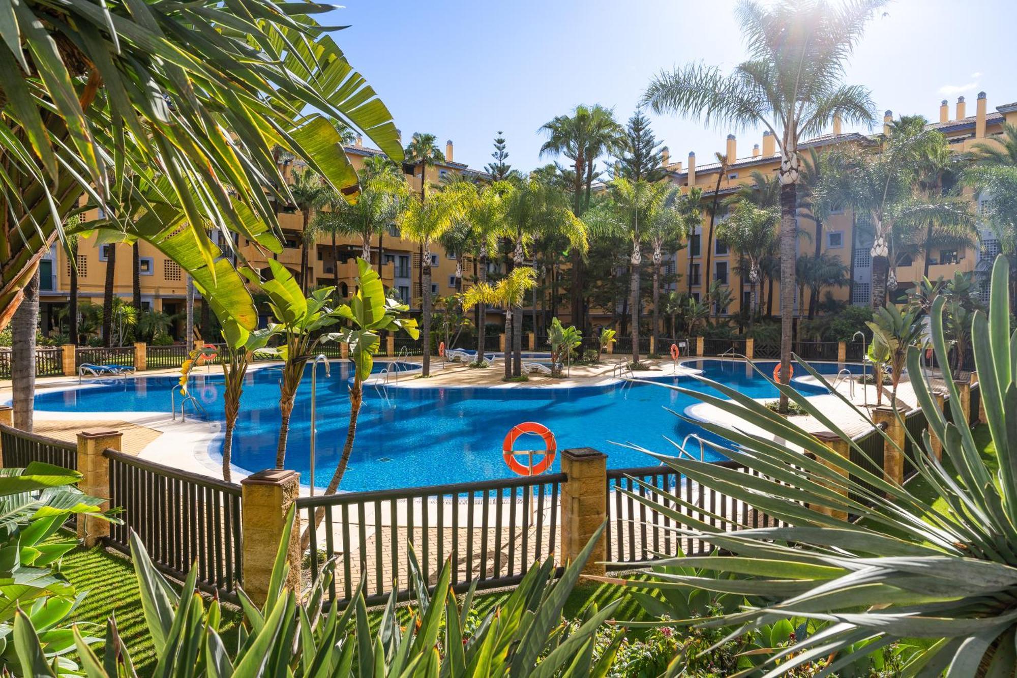 Spacious Four Bedroom In San Pedro Apartment *