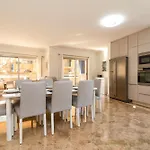 Jazmines - Spacious Four Bedroom Apartment In San