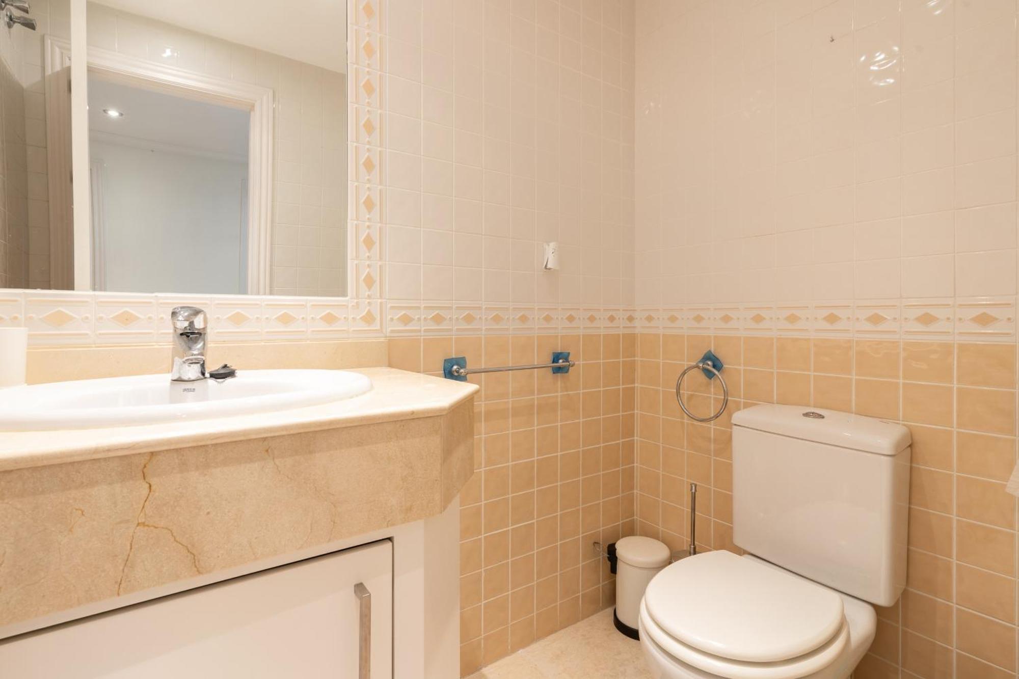 Jazmines - Spacious Four Bedroom In San *