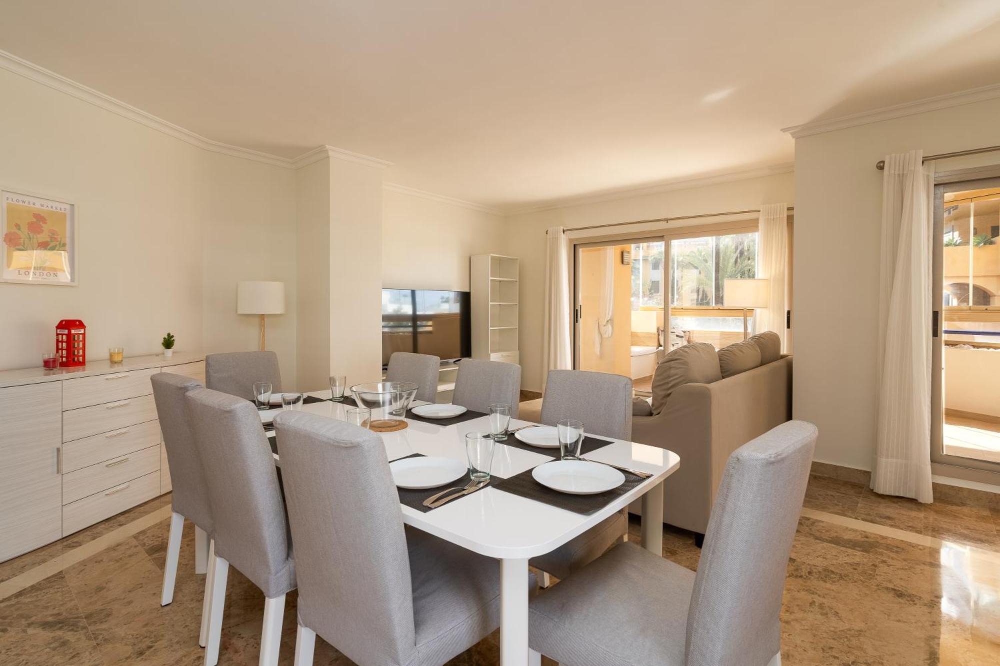 Apartment Jazmines - Spacious Four Bedroom In San *