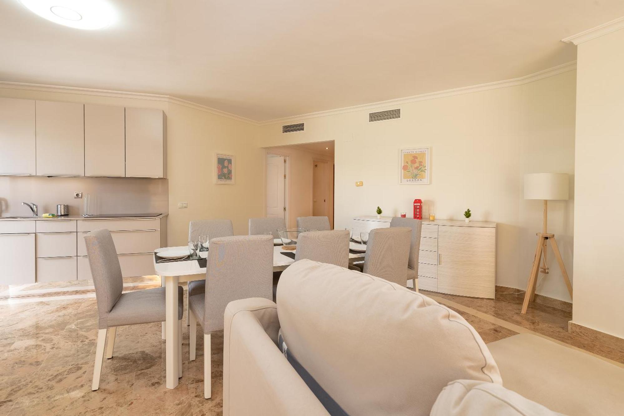 Jazmines - Spacious Four Bedroom In San Apartment