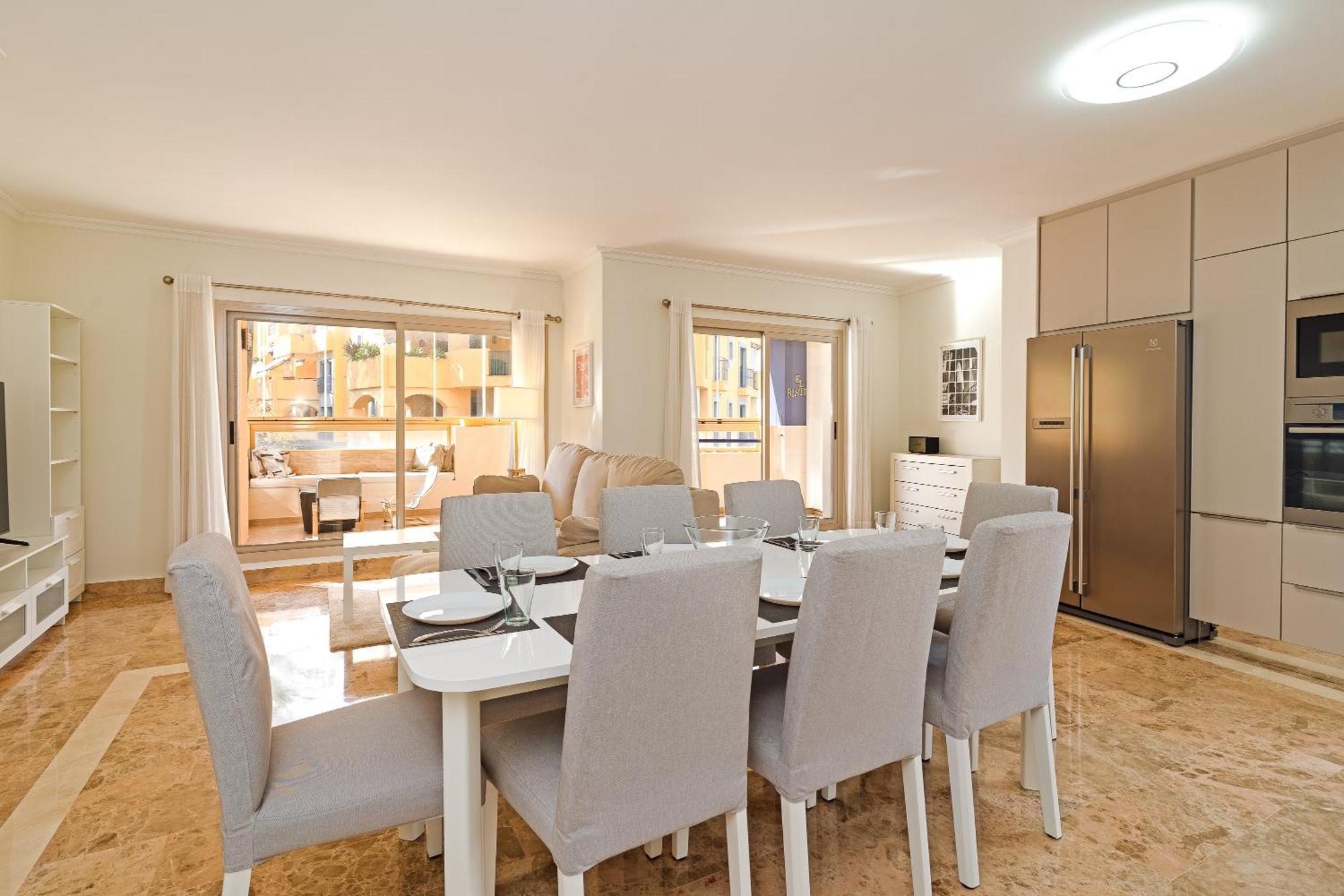 Apartment Jazmines - Spacious Four Bedroom In San *