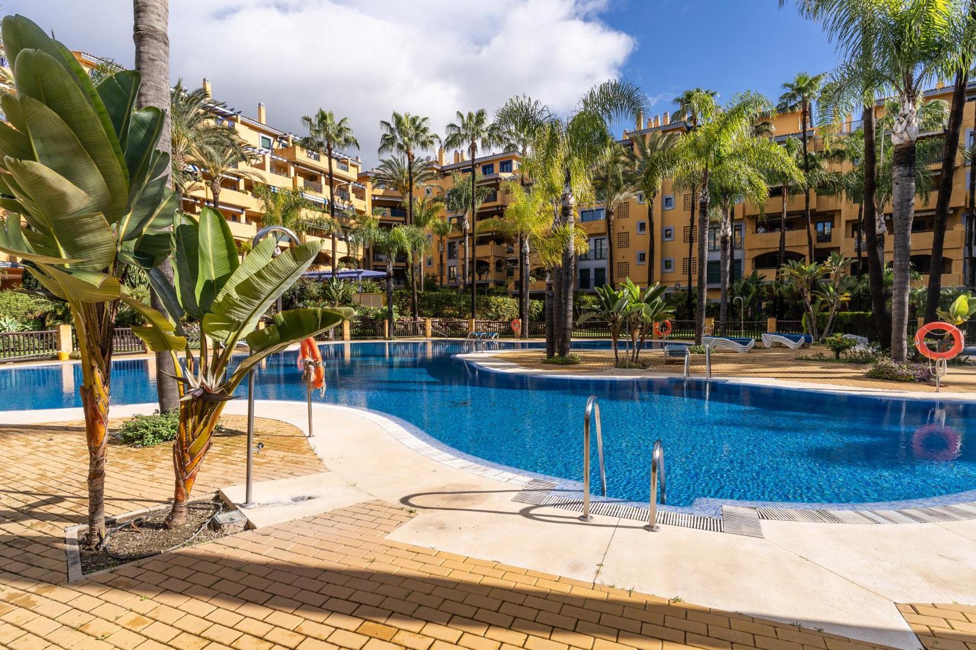 Jazmines - Spacious Four Bedroom In San Apartment *
